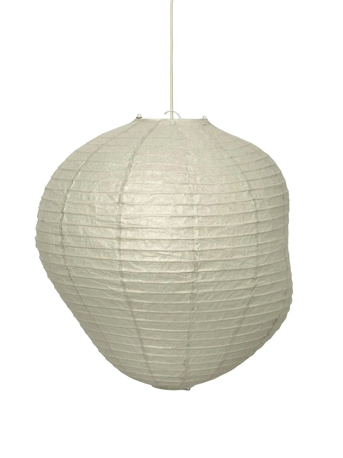 Eleganter Lampenschirm aus Washi-Papier für warmes Ambiente.