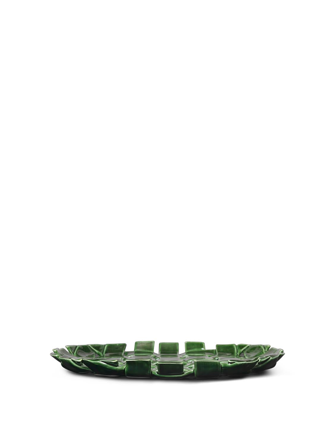 Plait Platter  in  Emerald Green präsentiert im Onlineshop von KAQTU Design AG. Tablett ist von Ferm Living