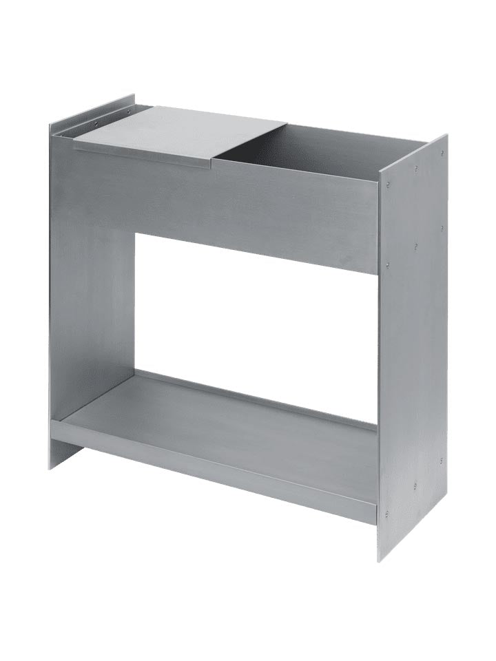 Lager Plant Box in Aluminium präsentiert im Onlineshop von KAQTU Design AG. Pflanzentopf Outdoor ist von Ferm Living