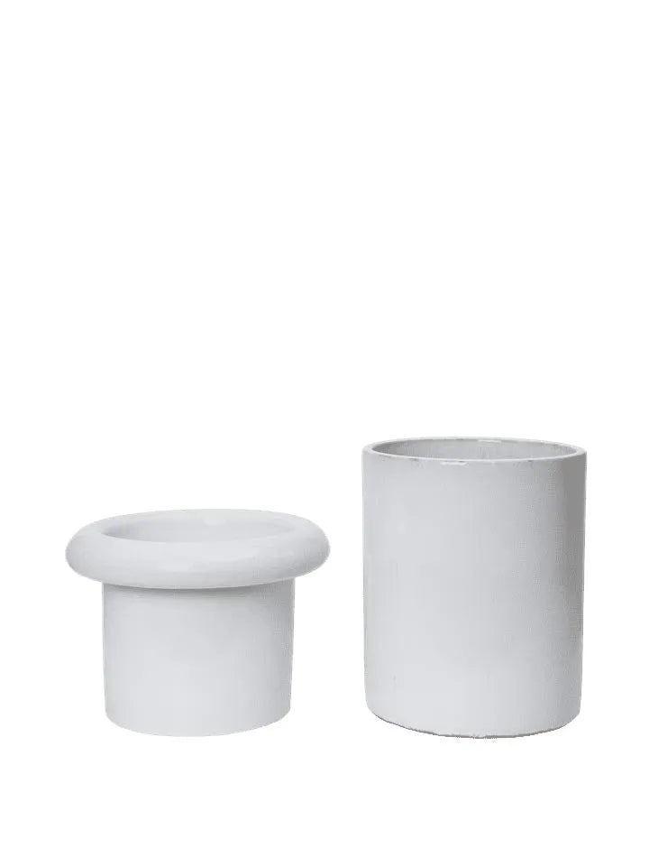Rollo Pflanzentopf in Weiss präsentiert im Onlineshop von KAQTU Design AG. Pflanzentopf Outdoor ist von Ferm Living