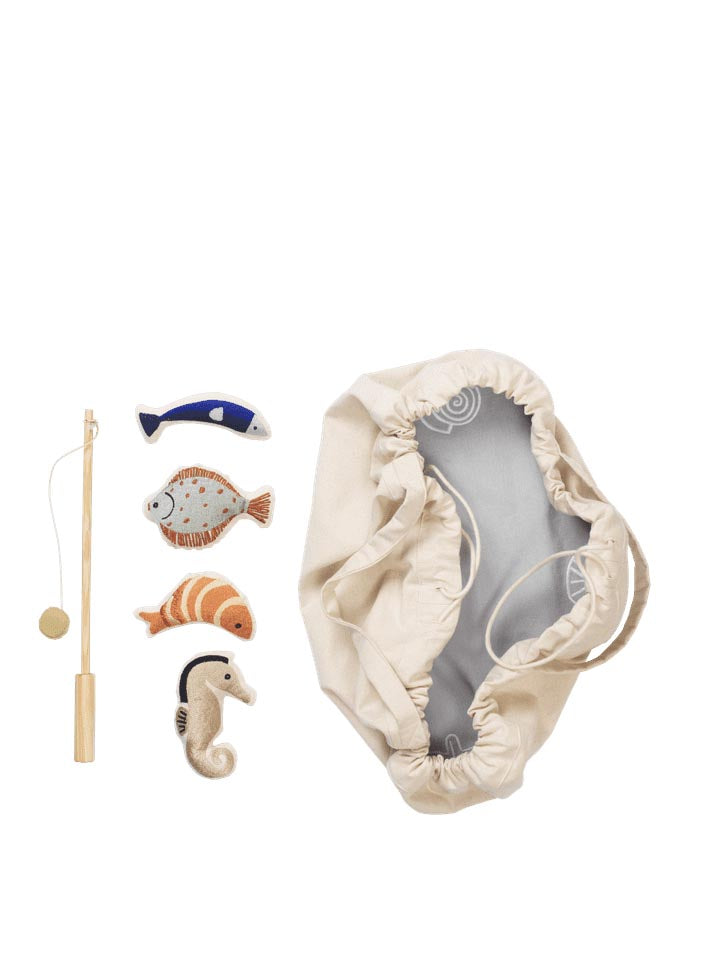 Fishing Game in Multi präsentiert im Onlineshop von KAQTU Design AG. Spielzeug ist von Ferm Living