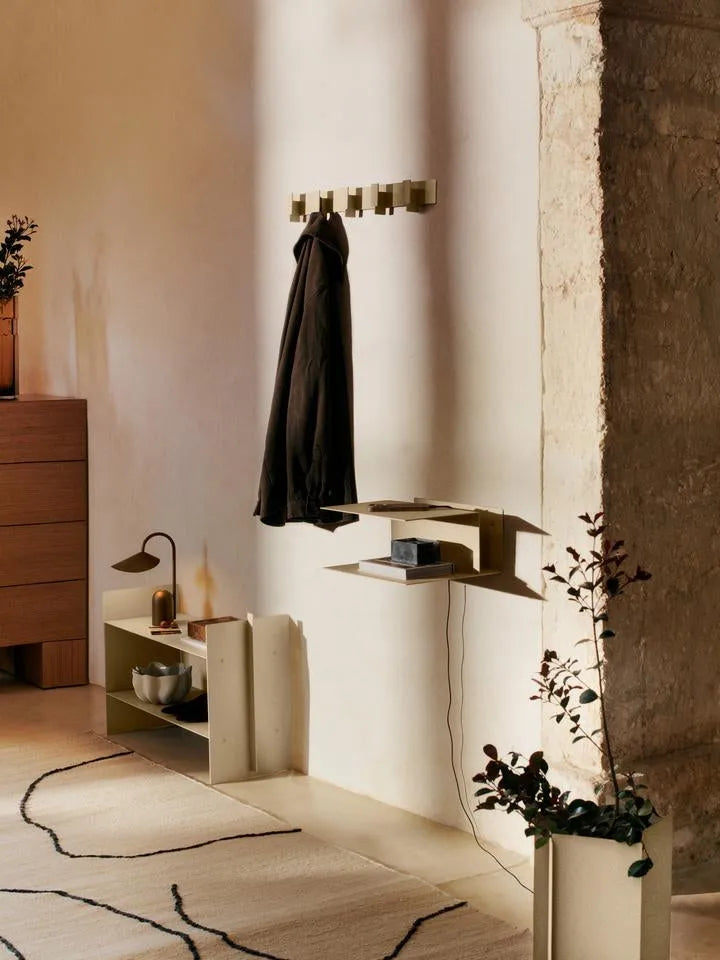 Lager Low Regal in Kaschmir präsentiert im Onlineshop von KAQTU Design AG. Standregal ist von Ferm Living