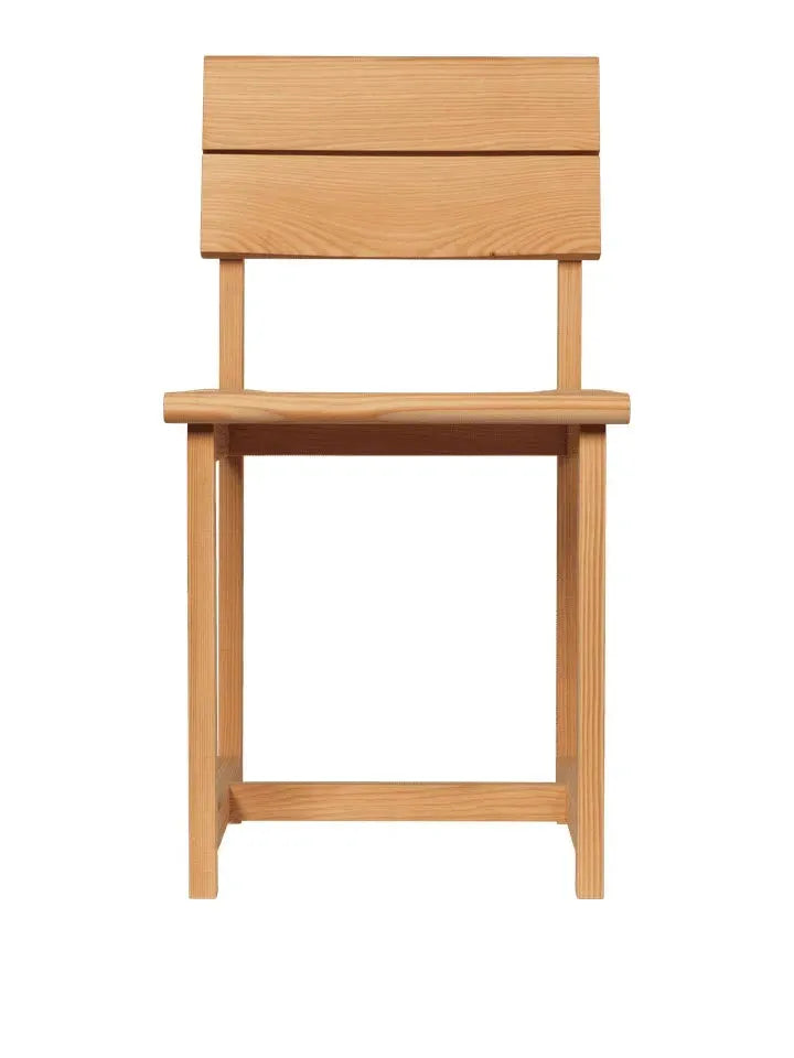 Vist Esszimmerstuhl in Douglasie präsentiert im Onlineshop von KAQTU Design AG. Stuhl ist von Ferm Living