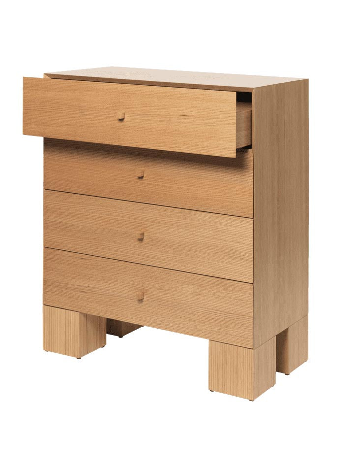 Kuben Kommode 1x4 in Natürliche Eichenfurnier präsentiert im Onlineshop von KAQTU Design AG. Kommode ist von Ferm Living