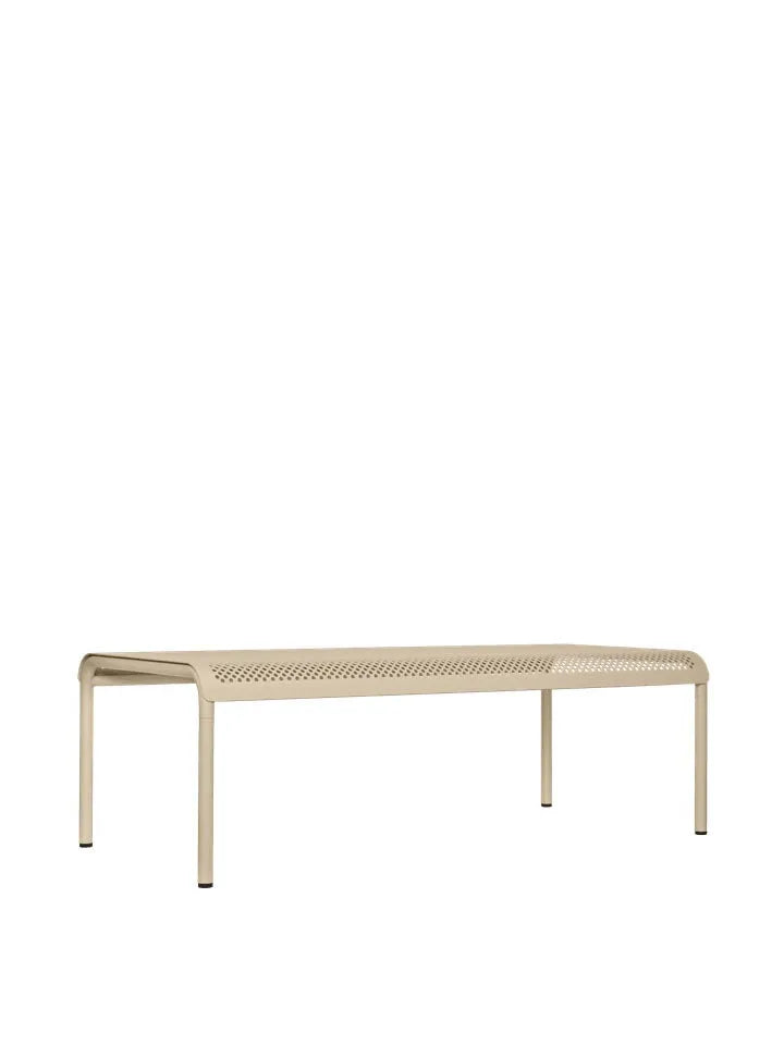 Dapple Loungetisch 114 x 57  in Kaschmir präsentiert im Onlineshop von KAQTU Design AG. Beistelltisch Outdoor ist von Ferm Living