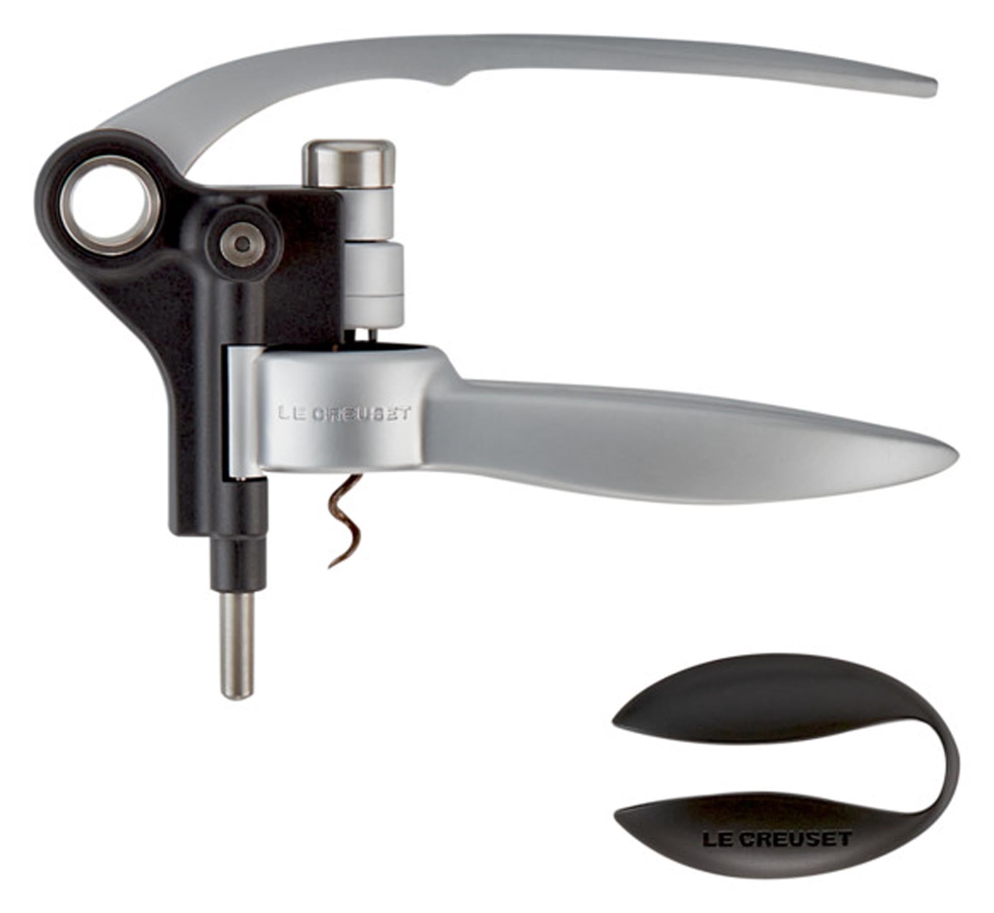 Entdecken Sie den LE CREUSET Korkenzieher Leverpull LM-250 in Silber – ein elegantes, ergonomisches Werkzeug für Weinliebhaber. Mit Hebelmechanismus und Kapselschneider für müheloses Öffnen.