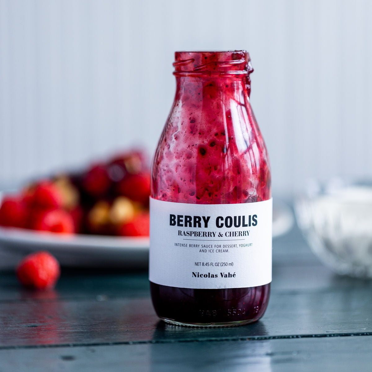 Berry Coulis, Raspberry & Cherry in  präsentiert im Onlineshop von KAQTU Design AG. Lebensmittel ist von Nicolas Vahé