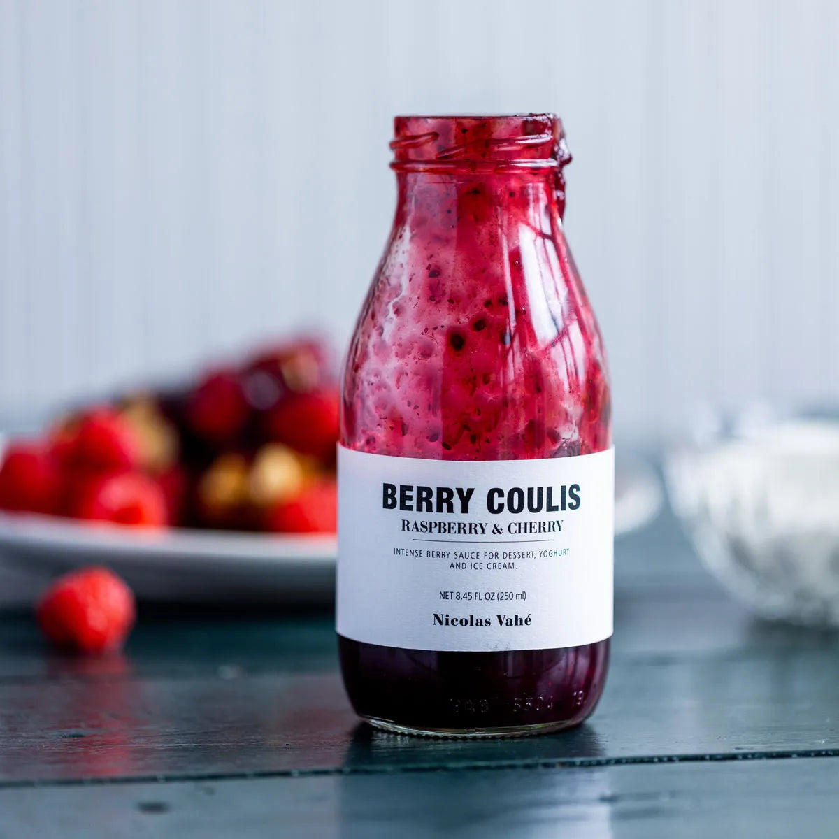 Berry Coulis, Raspberry & Cherry in  präsentiert im Onlineshop von KAQTU Design AG. Lebensmittel ist von Nicolas Vahé