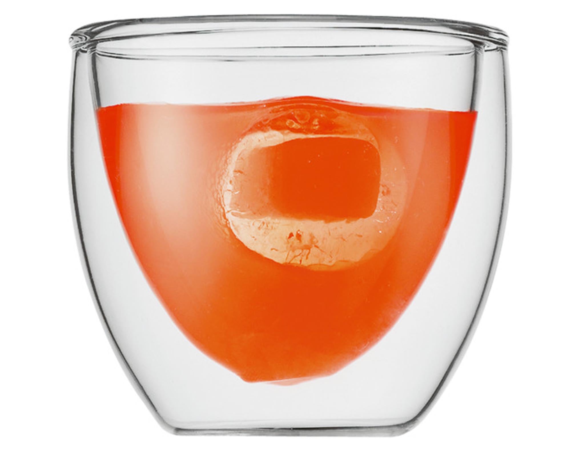 Doppelwandiges BODUM Pavina Glas, 0.08 l, ideal für Espresso. Hält Getränke warm, aus robustem Borosilikatglas, stilvoll und funktional.