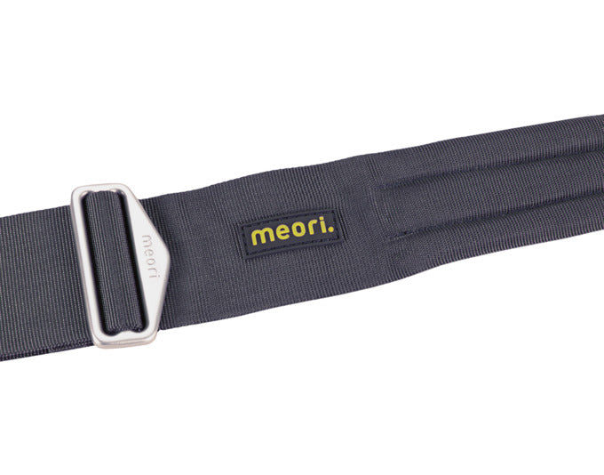Praktischer MEORI Schultergurt in Schwarz, ideal für komfortables Tragen Ihrer Faltbox. Robust, verstellbar und stilvoll.
