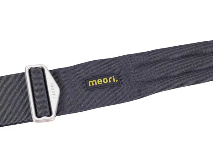 Praktischer MEORI Schultergurt in Schwarz, ideal für komfortables Tragen Ihrer Faltbox. Robust, verstellbar und stilvoll.