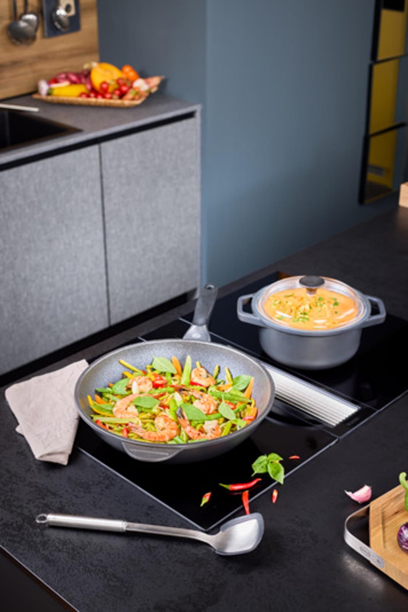 <tc>RÖSLE</tc> Inox silicone wok spoon with round handle
