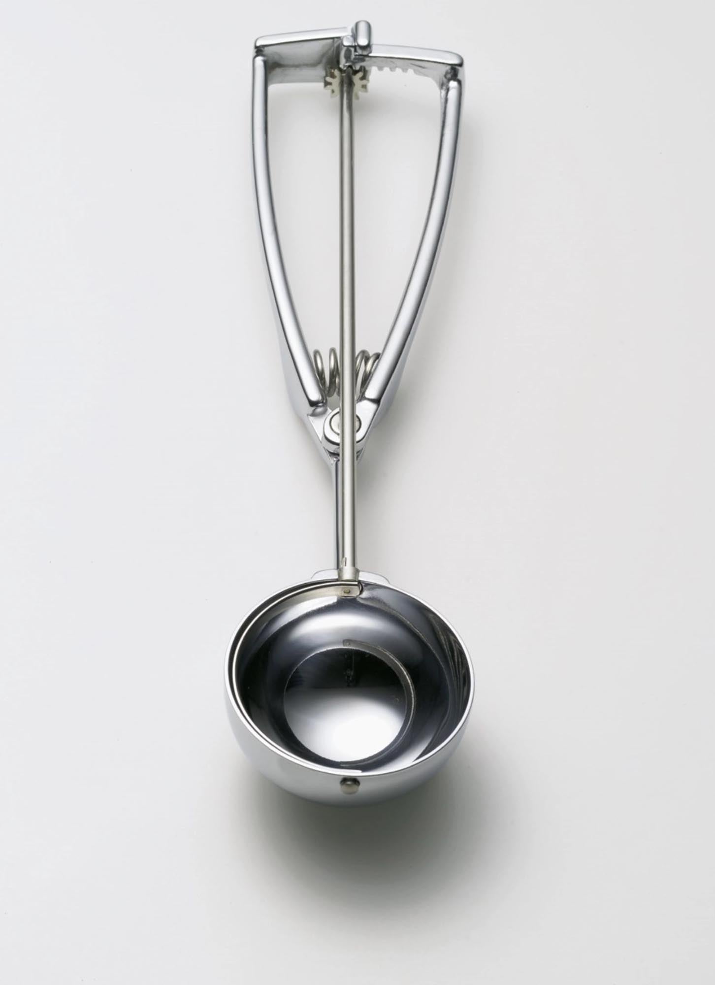 Eisportionierer CR  1/8lt in Silber präsentiert im Onlineshop von KAQTU Design AG. Glacezubehör ist von Stöckel