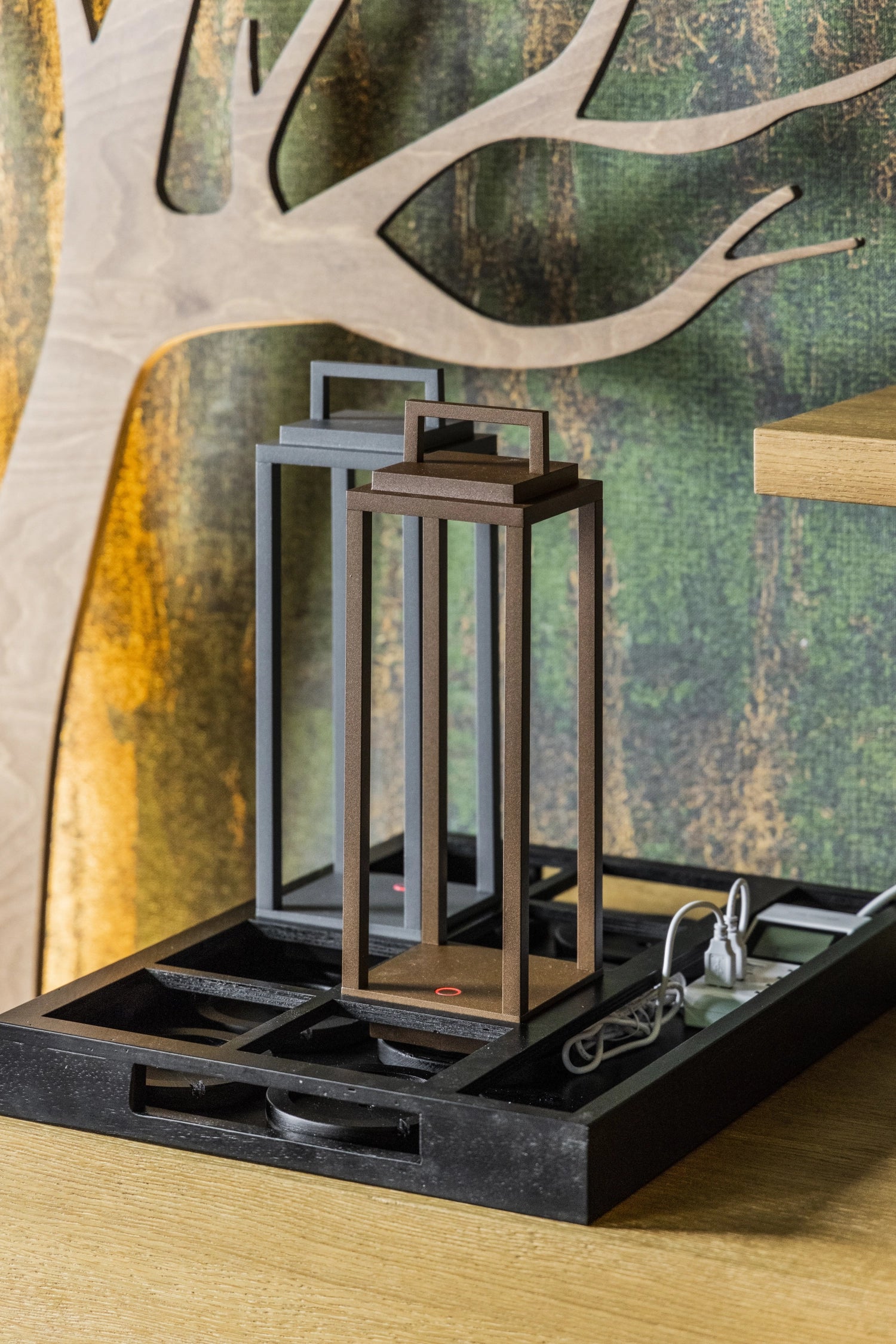 Entdecken Sie die stilvolle Abert Tempo Lampe: wiederaufladbar, elegant, mit Touch-Dimmer und in verschiedenen Farben für Ihr Zuhause.