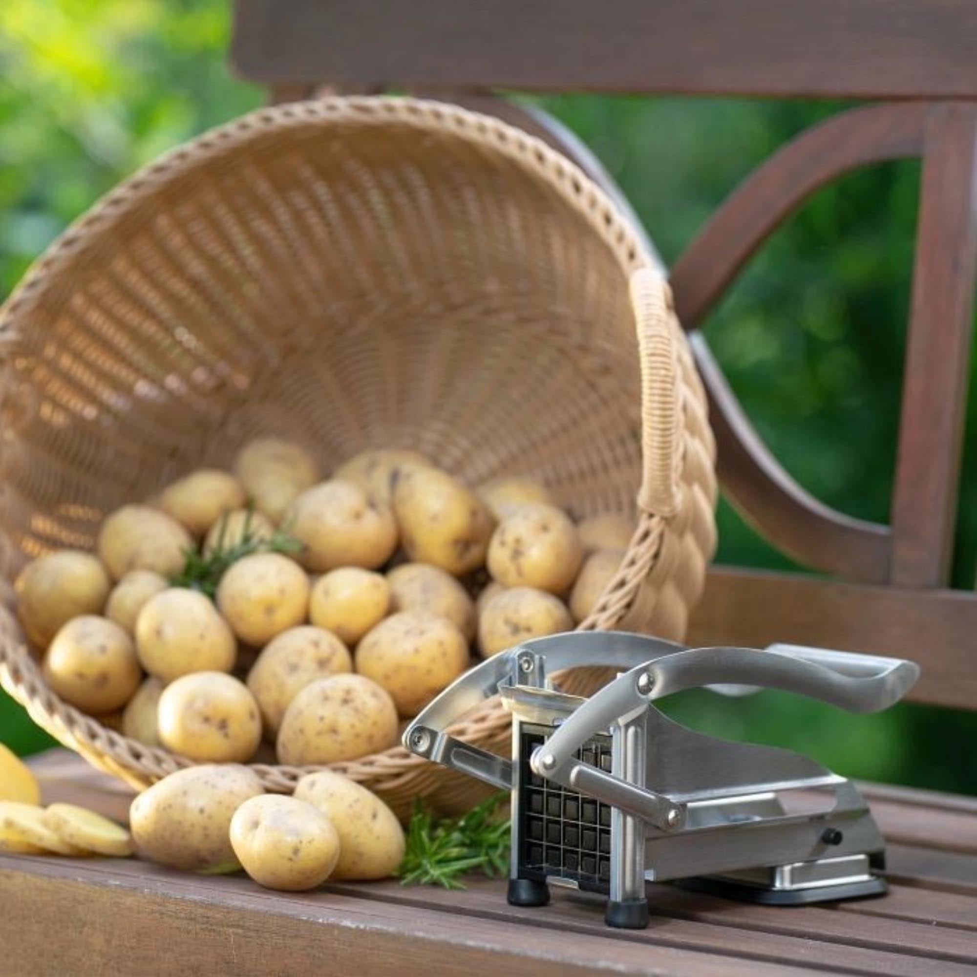 Der Westmark Pomfri-Perfekt Pommesschneider (25x10x13cm) schneidet Kartoffeln mühelos in perfekte Pommes, ideal für Ihre Küche.