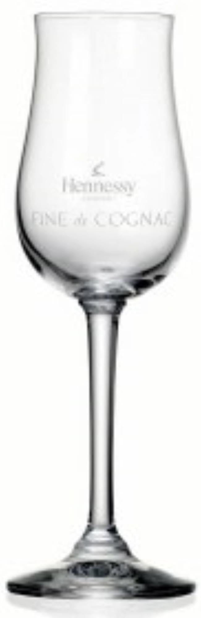 Entdecken Sie den eleganten Apéro Kelch 9cl von Rastal. Hergestellt aus hochwertigem Kristallglas, ideal für stilvolle Aperitifs und intensive Aromen.