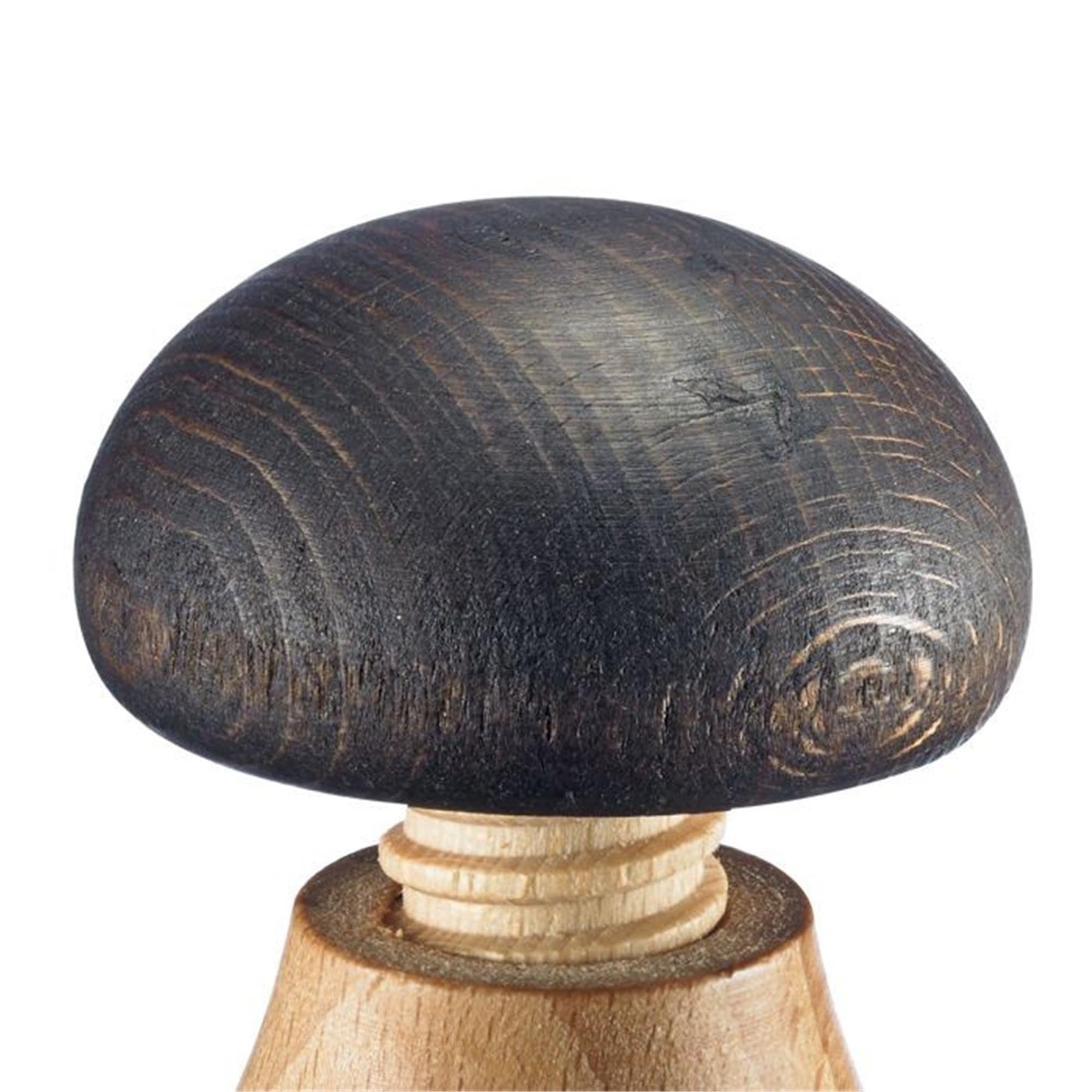 Nussknacker aus Buchenholz, kompakt und robust, 6.2x5.8x9.5cm, von Westmark, ideal für Nüsse aller Art, langlebig und stilvoll.