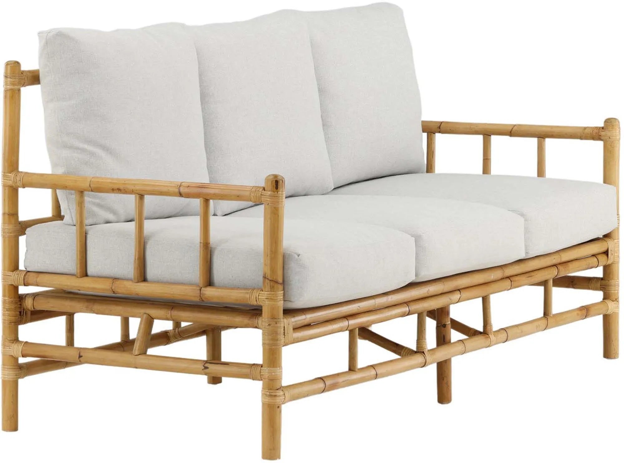 Elegantes Cone 3er Sofa von Venture Home für stilvolle Gartenmomente.