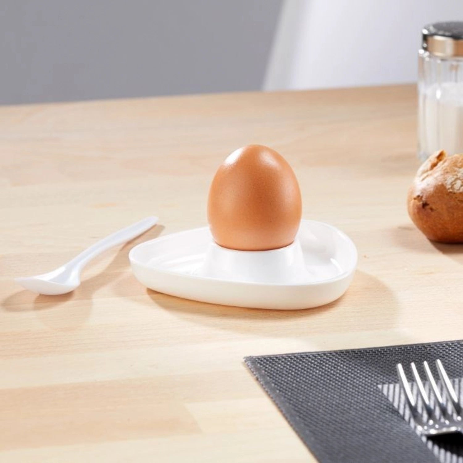 6er Set dreieckige Eierbecher von Westmark, modern und praktisch, ideal für Frühstückstische, aus hochwertigem Material, D10.5x2cm.