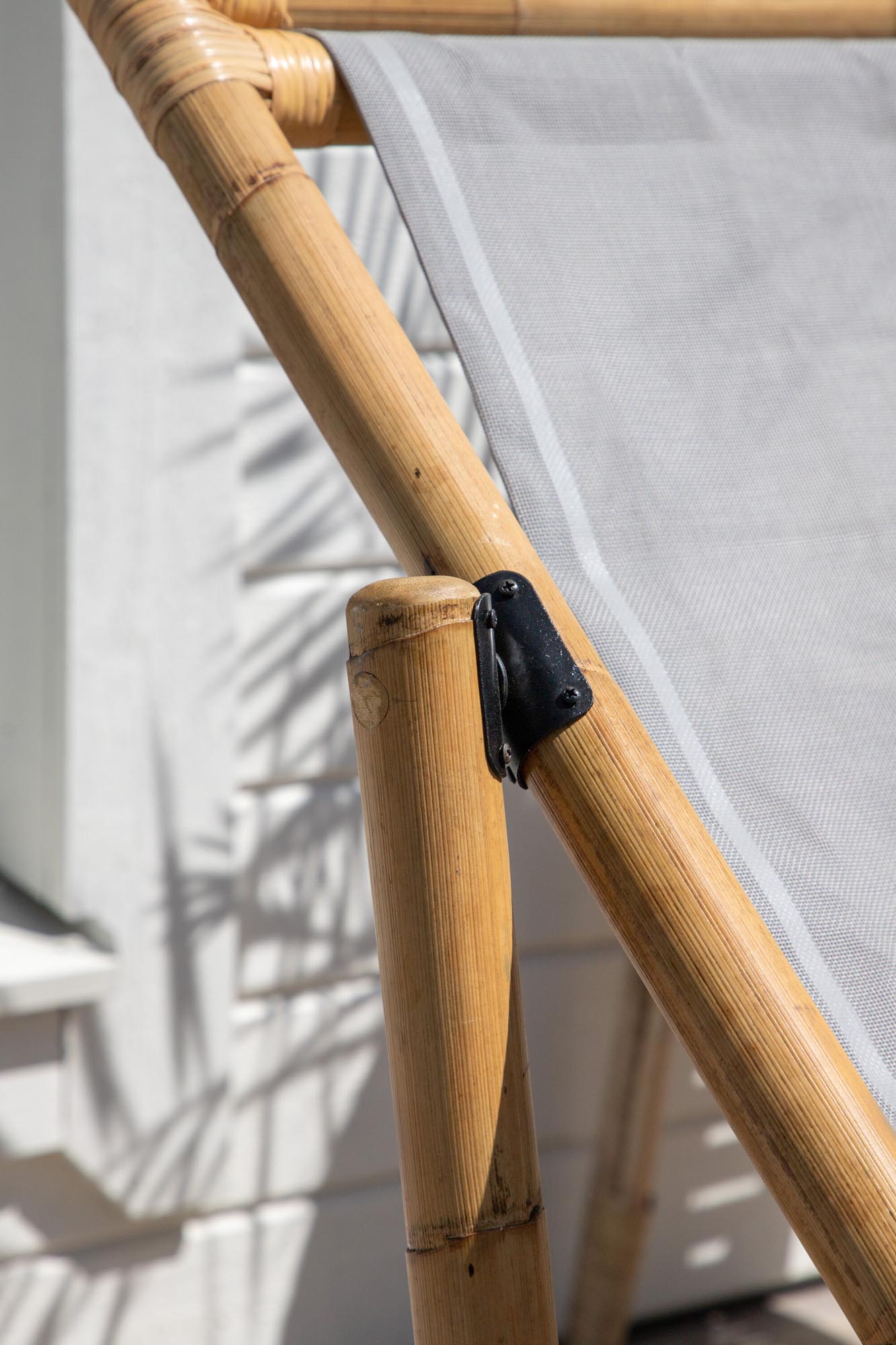 Cane Lounger klappbar in Natur präsentiert im Onlineshop von KAQTU Design AG. Liegestuhl ist von Venture Home