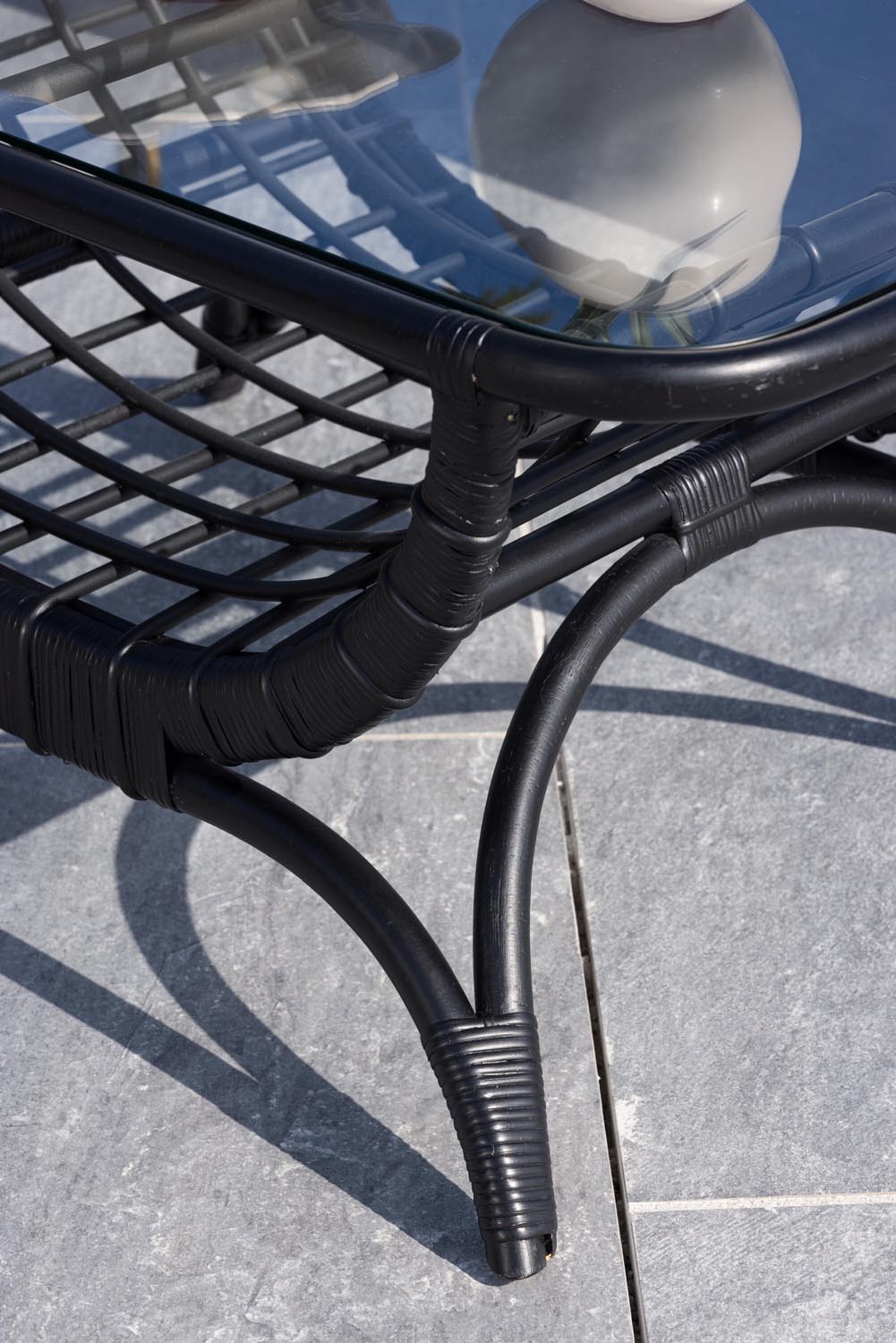 Moana Beistelltisch in Schwarz präsentiert im Onlineshop von KAQTU Design AG. Beistelltisch Outdoor ist von Venture Home
