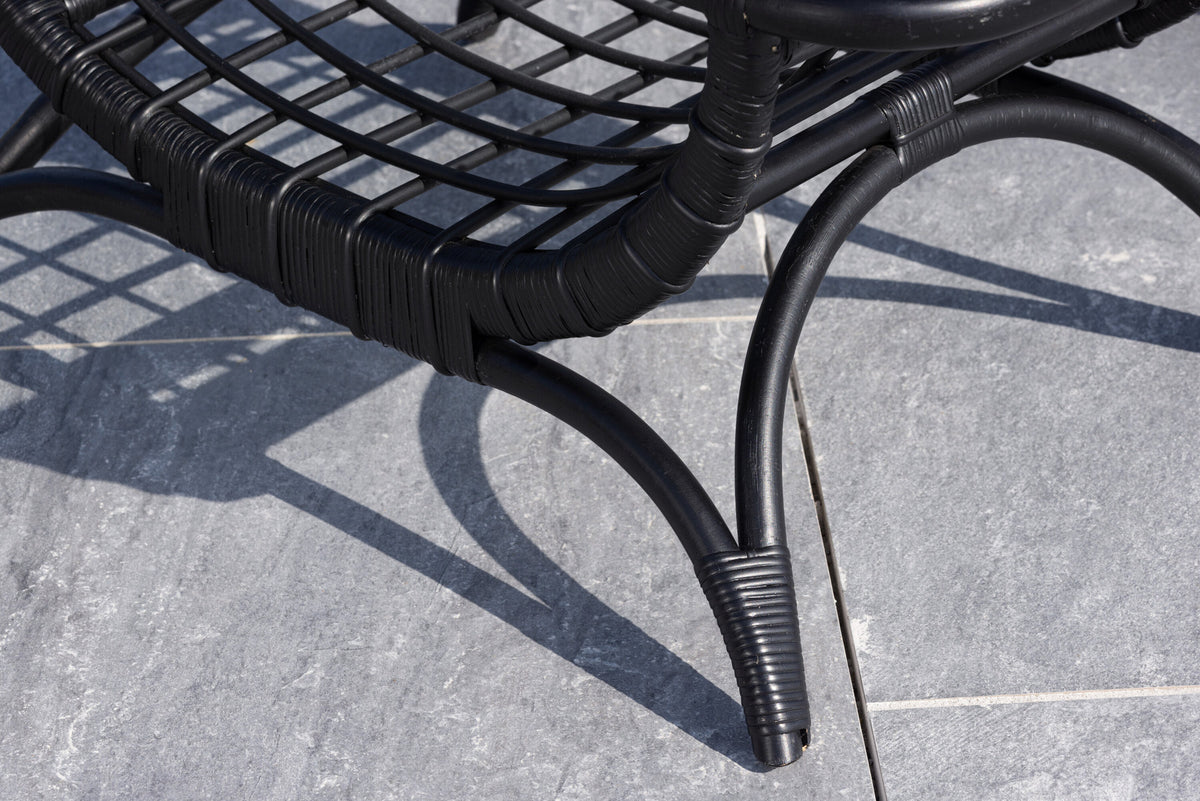 Moana Beistelltisch in Schwarz präsentiert im Onlineshop von KAQTU Design AG. Beistelltisch Outdoor ist von Venture Home