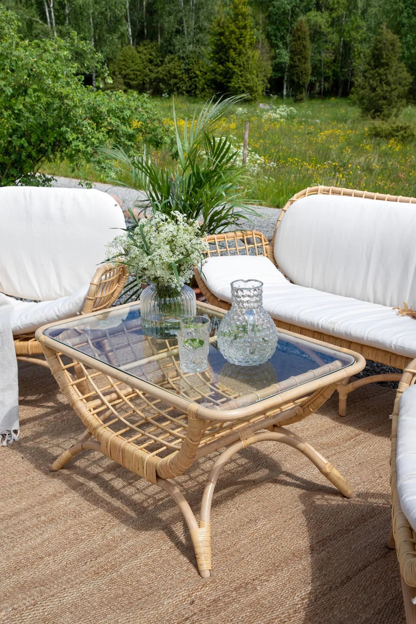 Eleganter Beistelltisch Moana von Venture Home, perfekt für jeden Raum, modernes Design, funktional und vielseitig nutzbar.