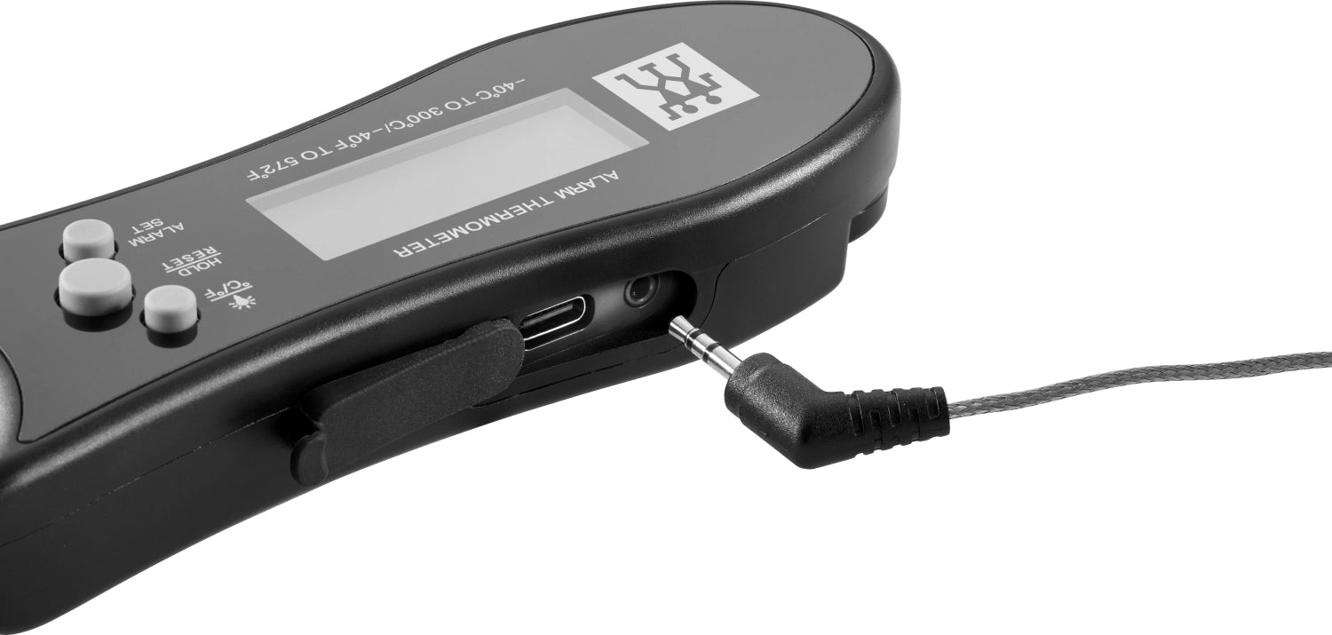 Das BBQ+ Digitalthermometer von ZWILLING mit USB-C sorgt für exakte Temperaturkontrolle beim Grillen und Kochen.