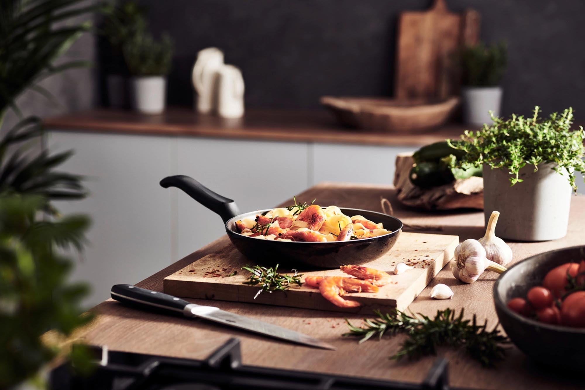 Elegante Ballarini Firenze Bratpfanne D18cm: Robustes Aluminium, Antihaft, gleichmässige Wärmeverteilung, ideal für kleine Portionen.