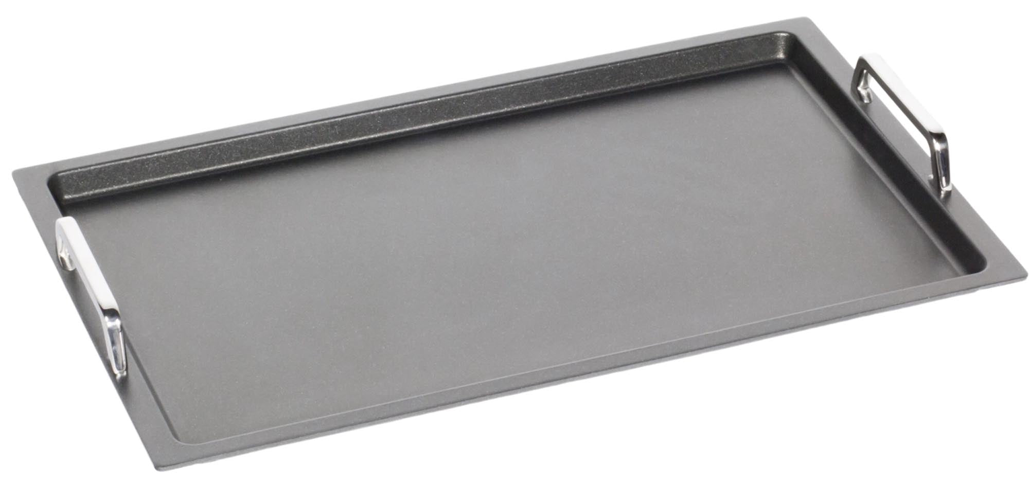 Bratplatte Induktion GN 1/1, H2cm mit Griffen in Silber präsentiert im Onlineshop von KAQTU Design AG. Bratpfanne ist von AMT