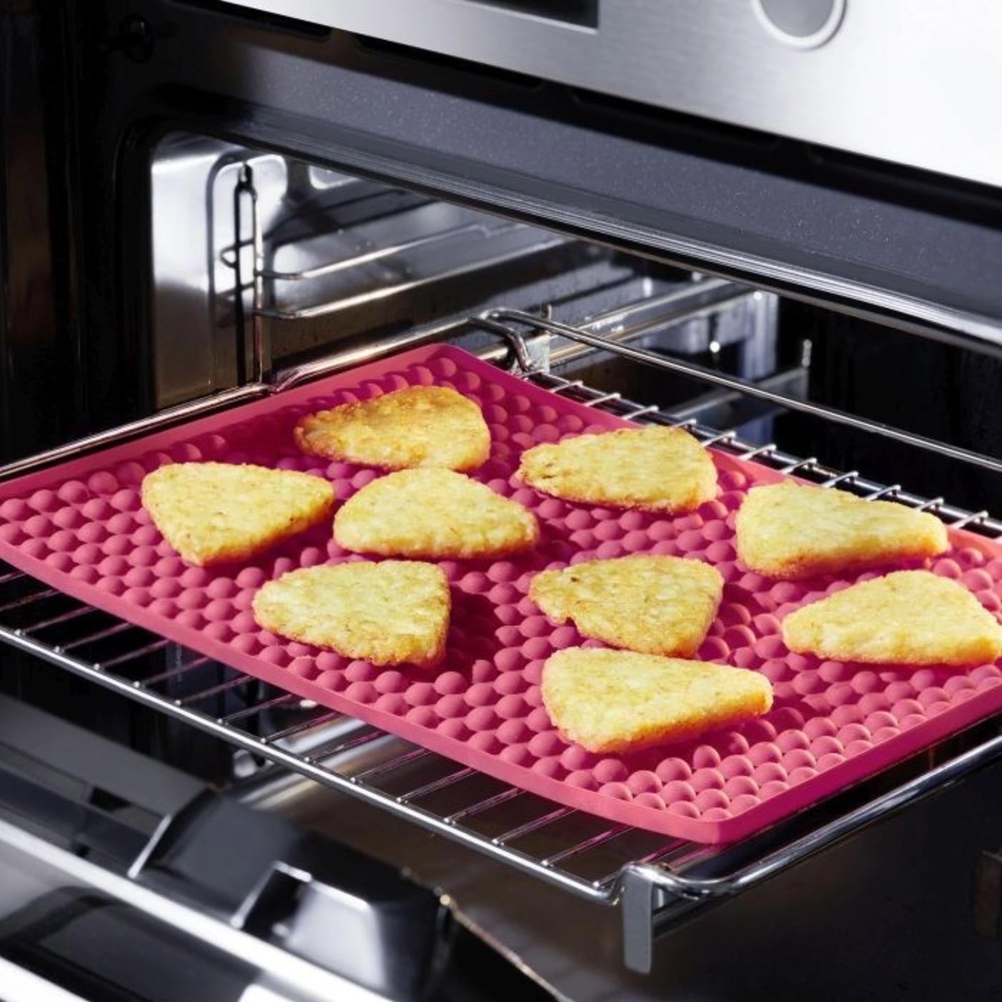 Rote Silikonmatte von Westmark, 40x28cm, ideal zum Backen und Braten, antihaftend, langlebig und leicht zu reinigen.