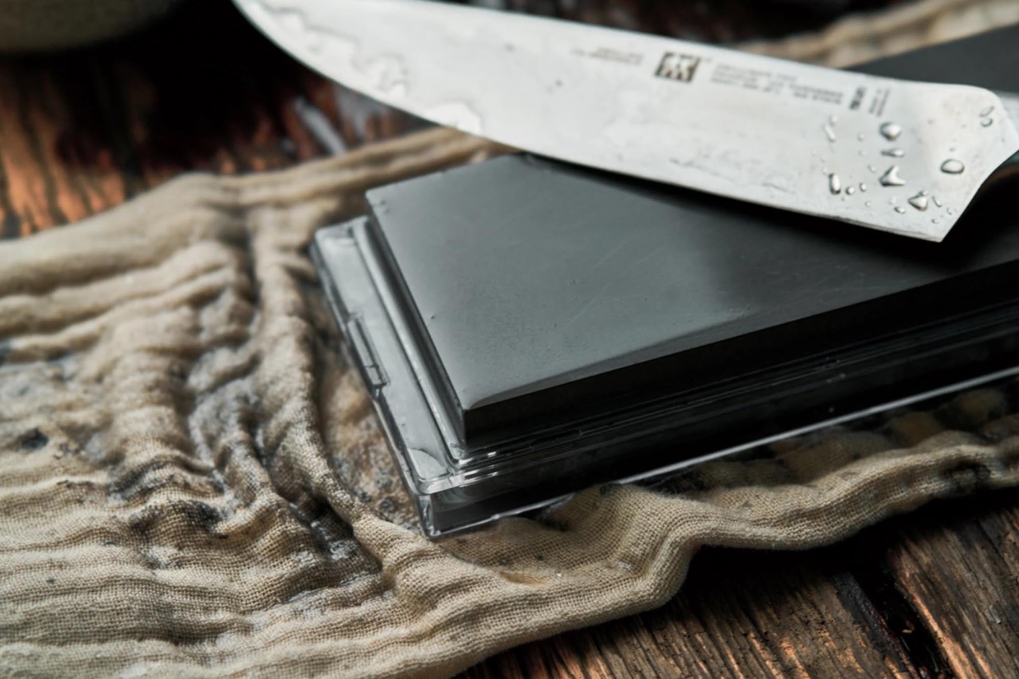 Zwilling TWIN Stone Pro Wetzstein, Körnung 250/1000, 20x8.5x4 cm, für exaktes Schärfen von Messern, langlebig und hochwertig.