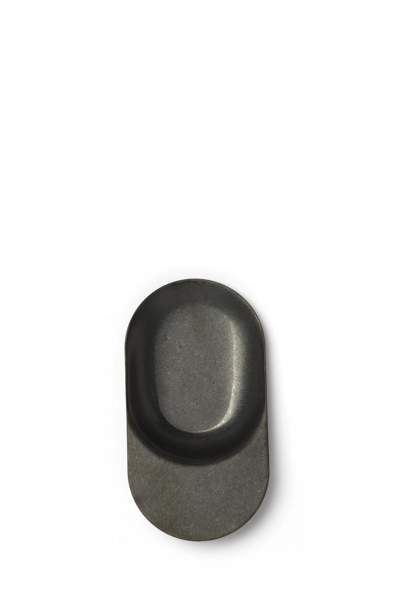 Les Essences Probierspachtel, 7.1 cm, Vintage schwarz in Schwarz präsentiert im Onlineshop von KAQTU Design AG. Besteck ist von Comas