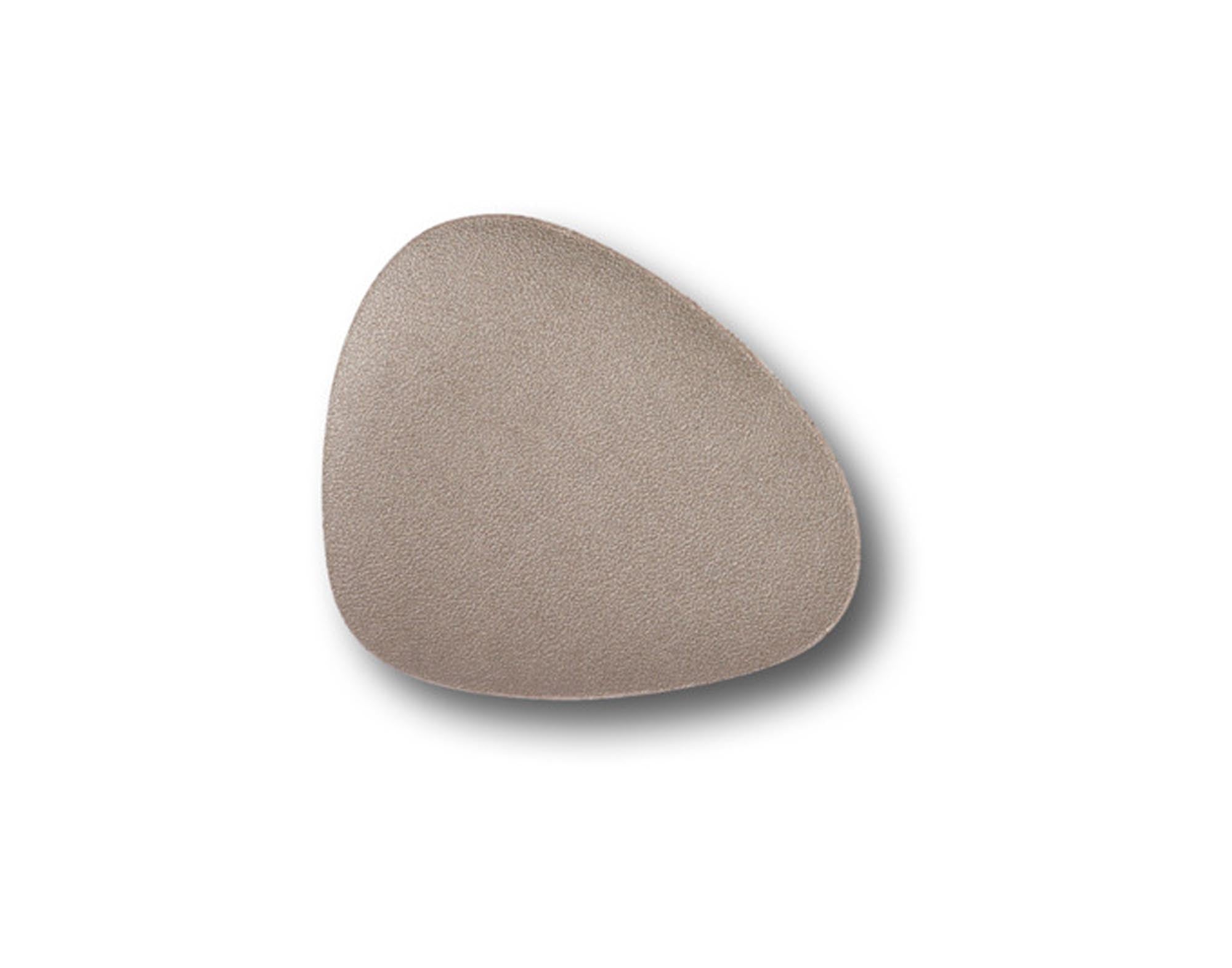 ZELLER Untersetzer Kunstleder metallic taupe 6 Stück 10x12 cm in  präsentiert im Onlineshop von KAQTU Design AG. Küchenhelfer ist von ZELLER PRESENT