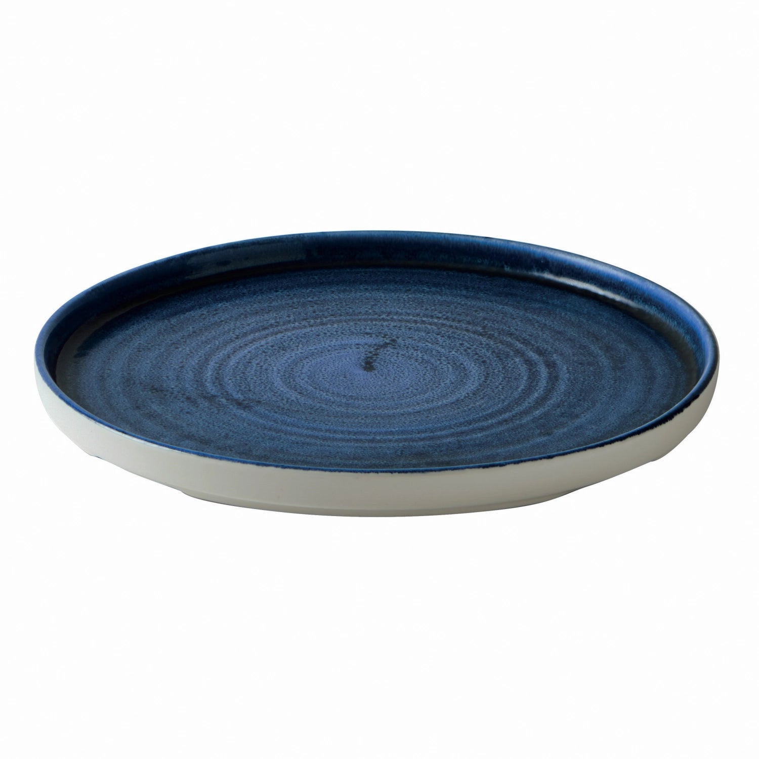 Stonecast Plume Ultramarine Walled Teller in 26 cm Durchmesser, handgefertigt mit einzigartigem Design und lebendiger Farbgebung, ideal für stilvolle Tischdekoration.