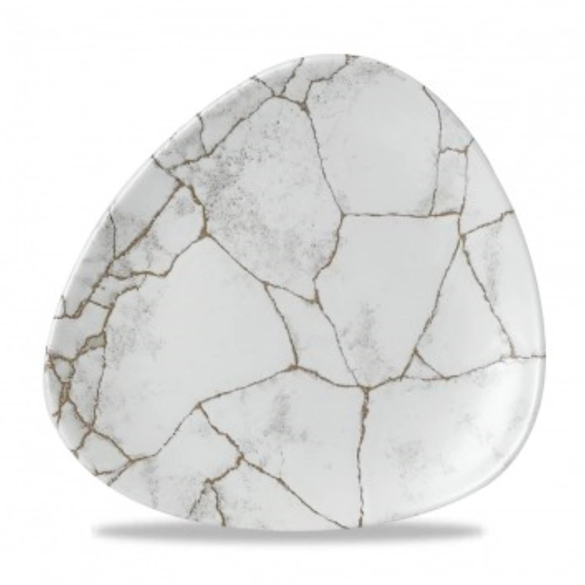 Entdecken Sie den S.P. Kintsugi Agate Grey Triangel Teller (19.2 cm) von Churchill – langlebig, spülmaschinenfest und perfekt für stilvolle Tischkultur.