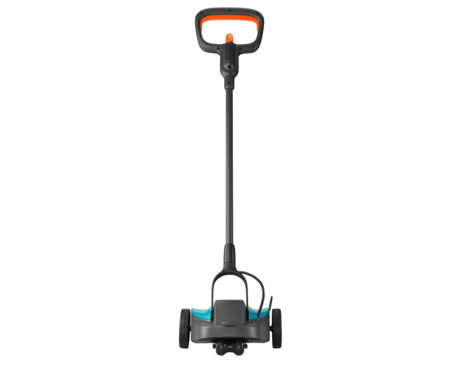 Kompakter Akku-Rasenmäher mit 22 cm Schnittbreite, ideal für kleine Gärten. Inklusive Akku und Ladegerät. Leicht und wendig.