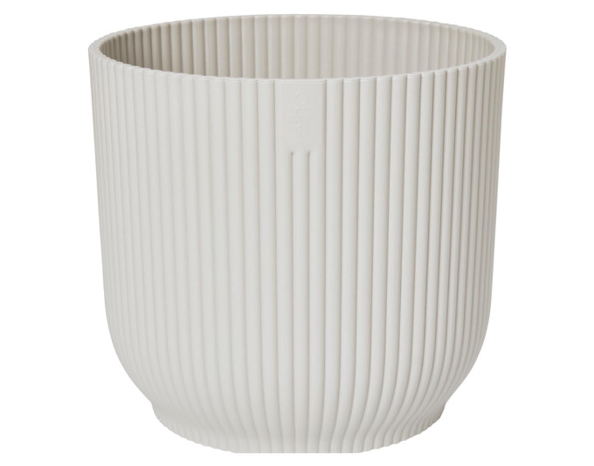 ELHO Pflanzengefäss Vibes fold rund seidenweiss ø 22 cm in  präsentiert im Onlineshop von KAQTU Design AG. Pflanzentopf Outdoor ist von ELHO