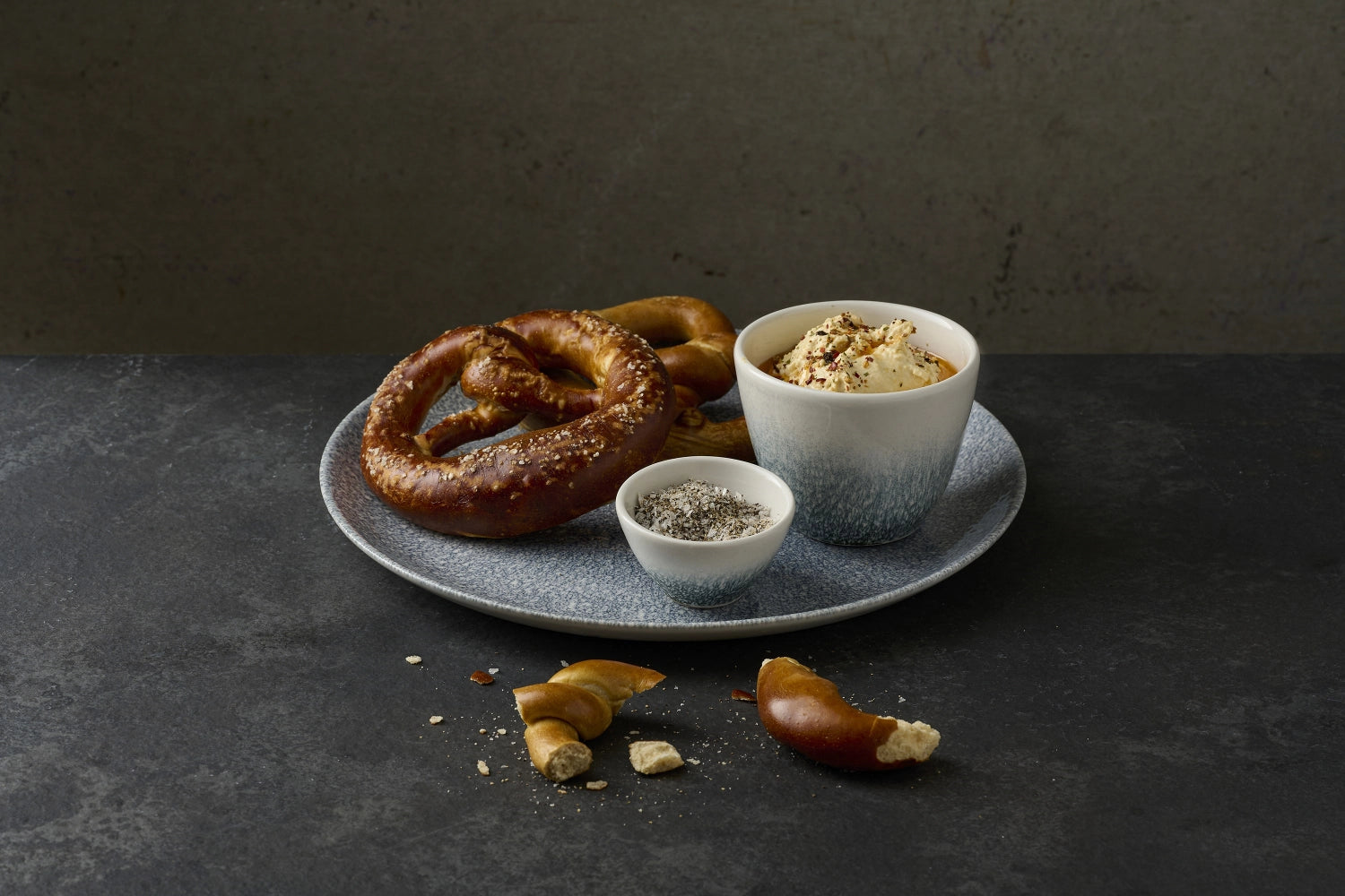 Stilvolle Raku Nourish Dip Schale von Churchill, 6cl, H4 cm, ideal für kreative Dips und kleine Snacks, verleiht jedem Tisch einen besonderen Akzent.