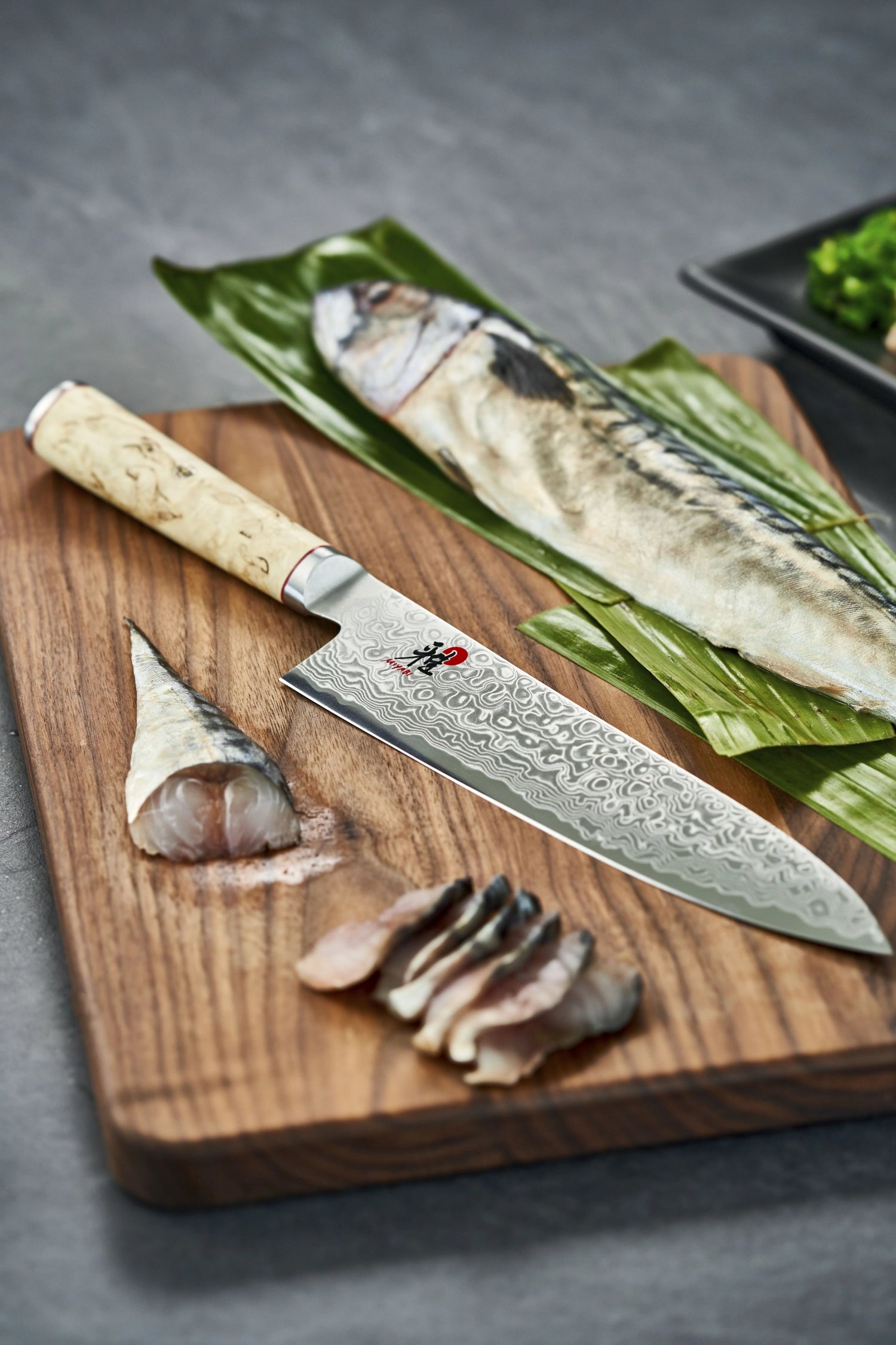 Hochwertiges MIYABI 5000MCD Gyutoh, 200mm – handgefertigtes Damastmesser mit präziser Schneide und ergonomischem Design für anspruchsvolle Küchen.