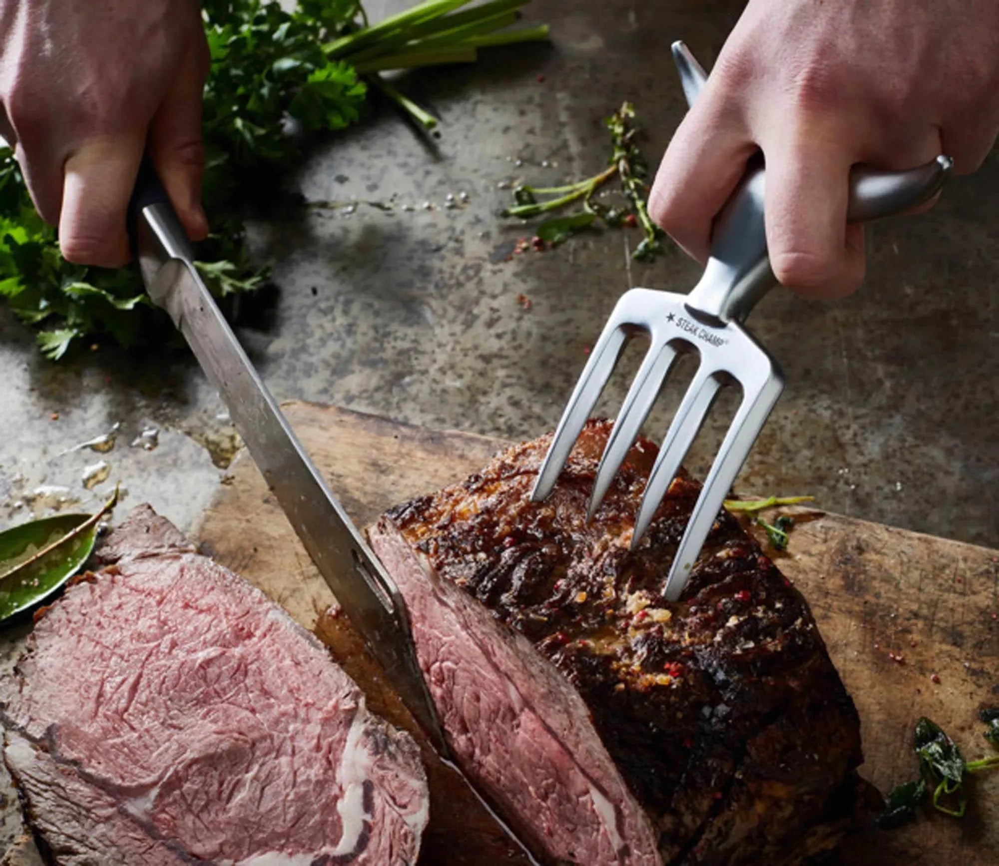 Robuste Fleischgabel von STEAK CHAMP für perfekte Grillabende.