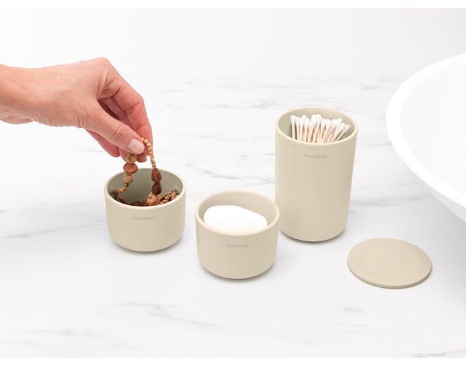 Elegantes 3-teiliges Aufbewahrungsdosen-Set von BRABANTIA in soft beige, ideal für stilvolle und praktische Küchenorganisation.