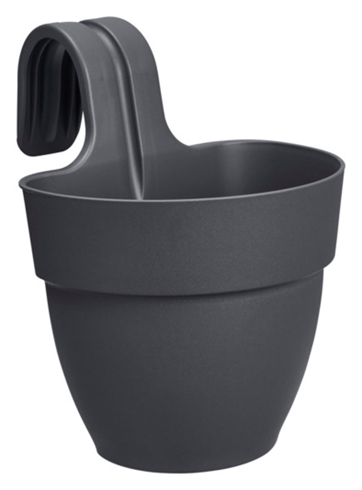 Moderner anthrazitfarbener Balkonkasten von ELHO, Vibia Campana easy hanger S, 24x24x27 cm, ideal für stilvolle Balkongestaltung.