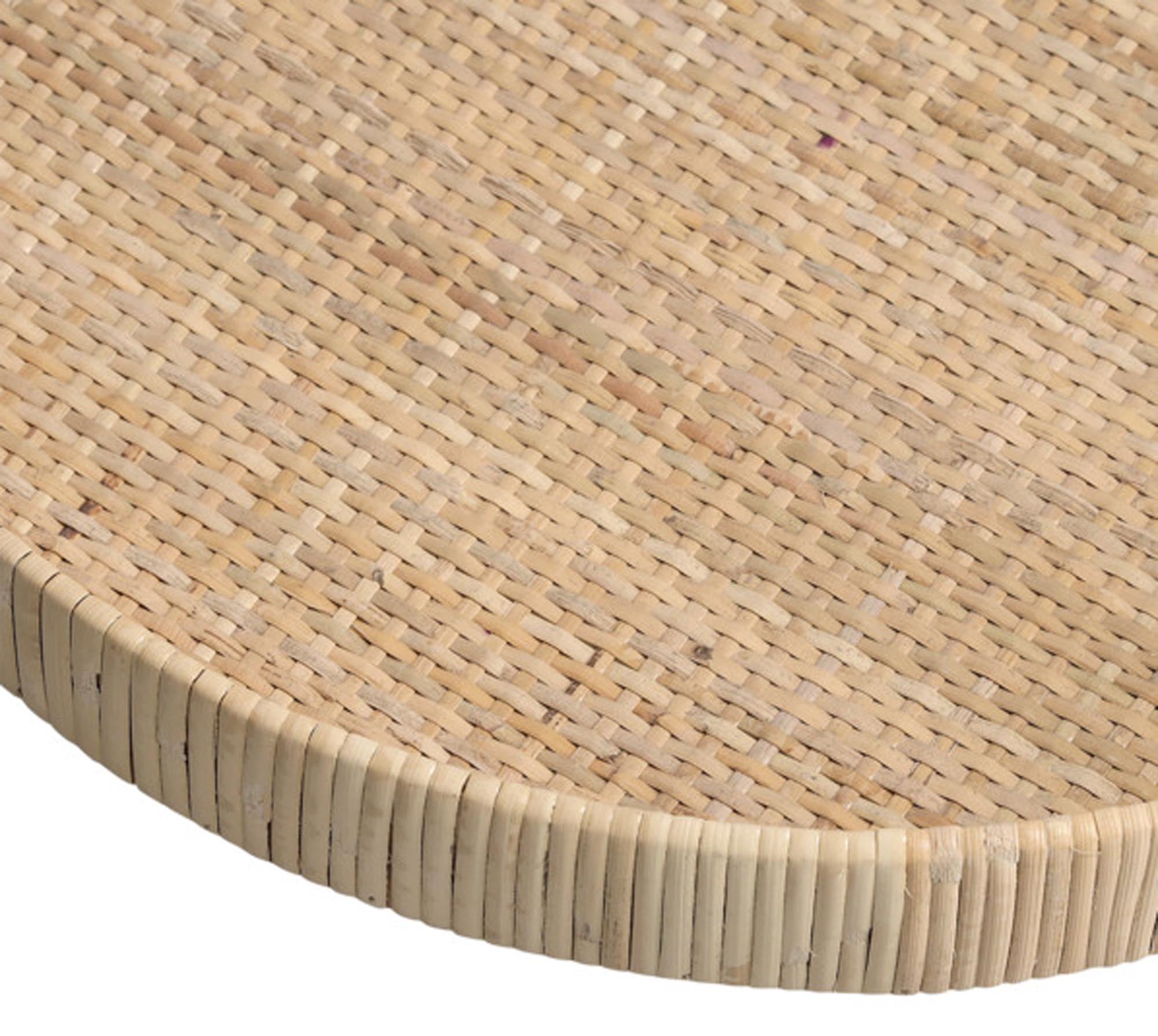 Stilvolles Dekotablett aus Rattan, 40x40x5 cm, von ZELLER PRESENT. Ideal für Dekorationen, robust und vielseitig einsetzbar.