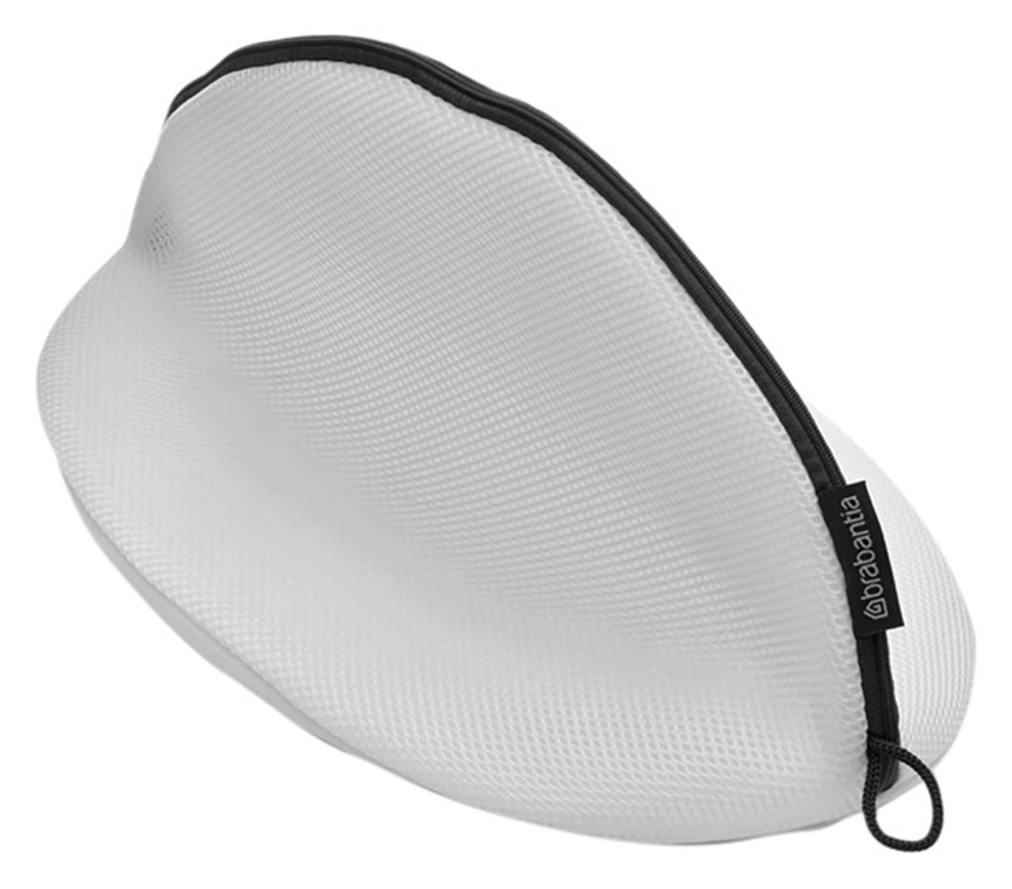 Schützen Sie Ihre Schuhe beim Waschen mit BRABANTIA Wäscheschutzbeuteln aus atmungsaktivem Polyester. Ideal für Sneaker & Sportschuhe.