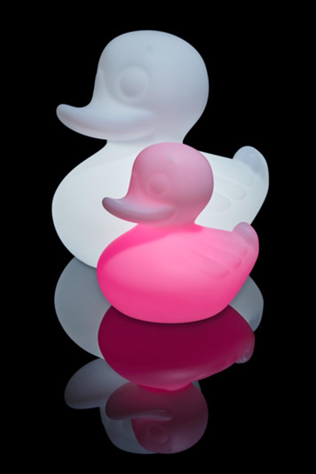 Lampe Duck-Duck S in Gelb präsentiert im Onlineshop von KAQTU Design AG. Nachttischleuchte ist von GOODNIGHT LIGHT