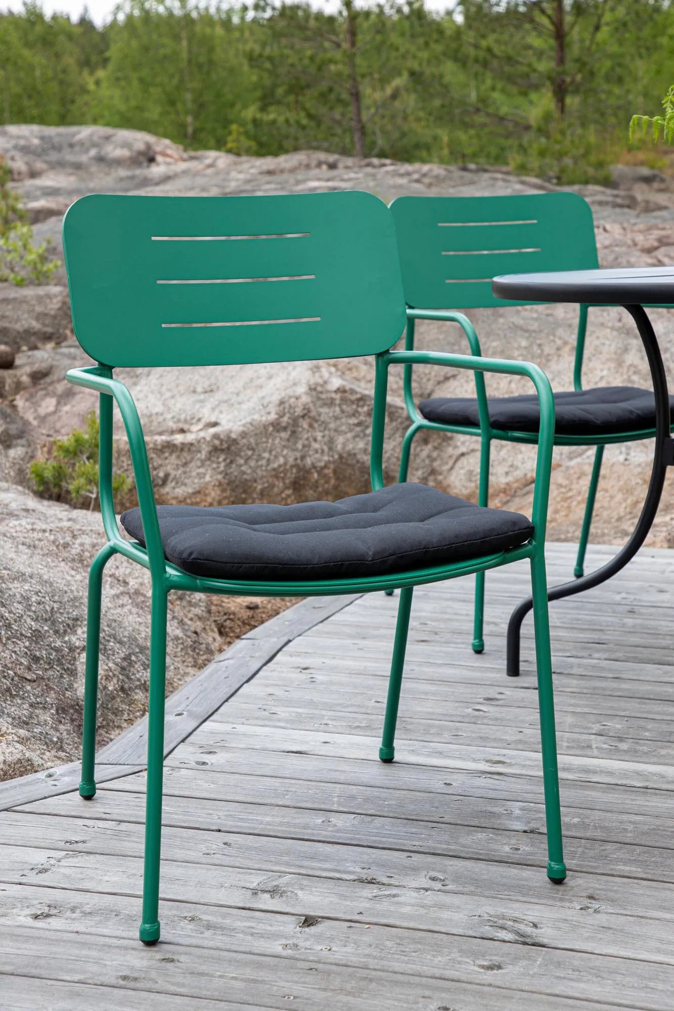 Nicke Stuhl: Modernes Design für stilvolle Outdoor-Entspannung.