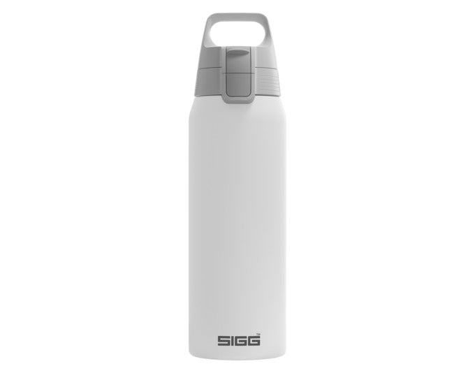 SIGG Isolierflasche Shield Therm One white 0.75 l in  präsentiert im Onlineshop von KAQTU Design AG. Küchenhelfer ist von SIGG