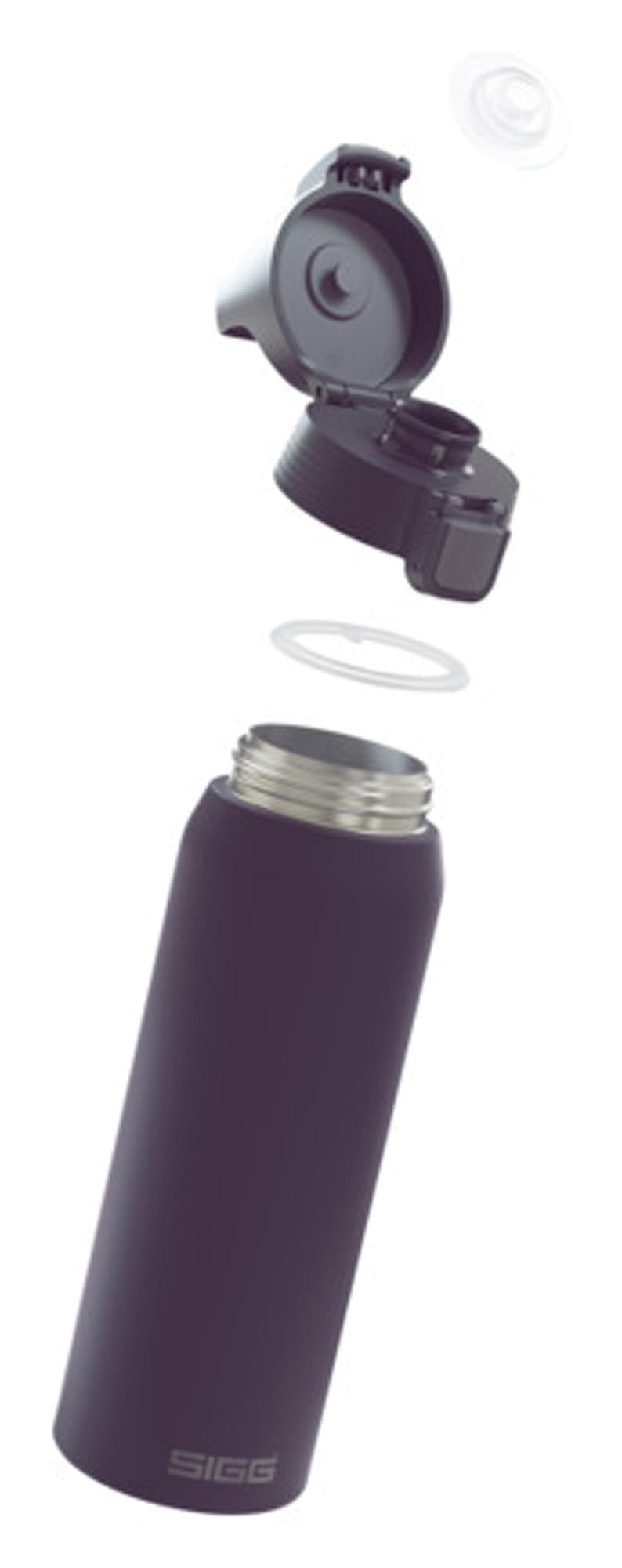 Die SIGG Shield Therm One 0.75 l in Deep Aubergine ist eine stilvolle, isolierte Flasche, die Getränke warm oder kalt hält.