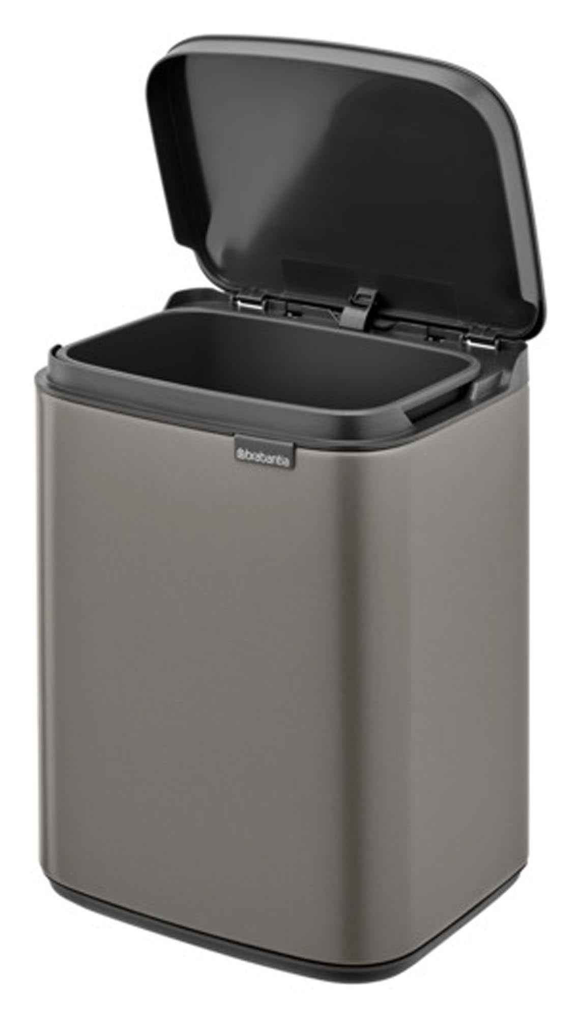 Eleganter BRABANTIA Abfallbehälter Bo platinum 4 l, kompakt, stilvoll und ideal für kleine Räume. Praktisch und umweltfreundlich.